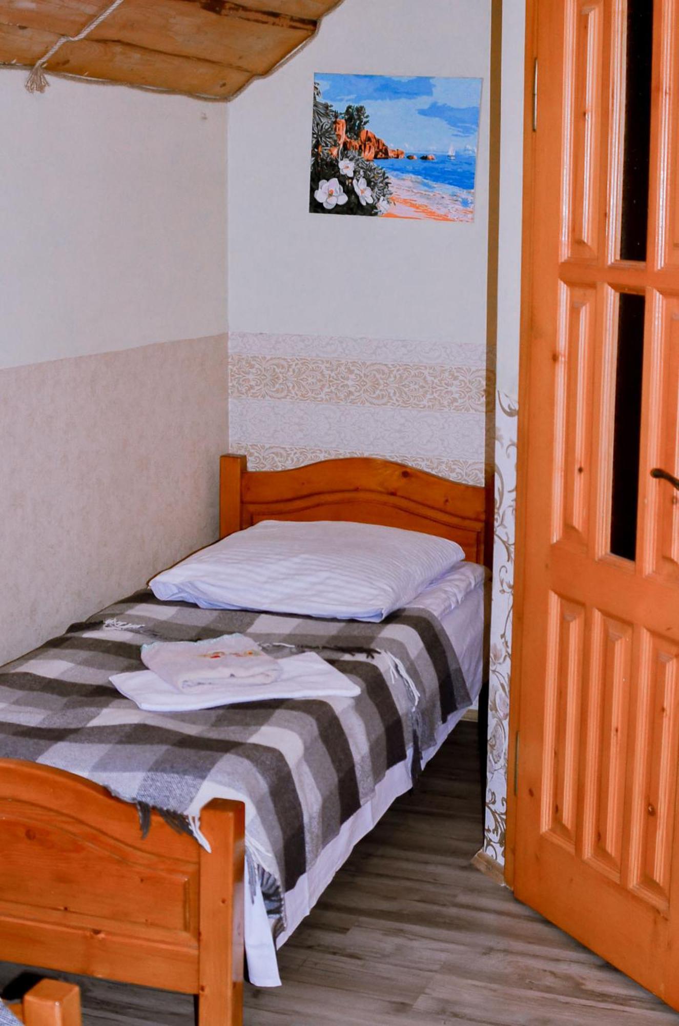 Guest House Mandrivnyi Rooms&Apartments Yasinya Exterior photo